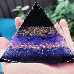 Orgone energy pyramid (emf protection)